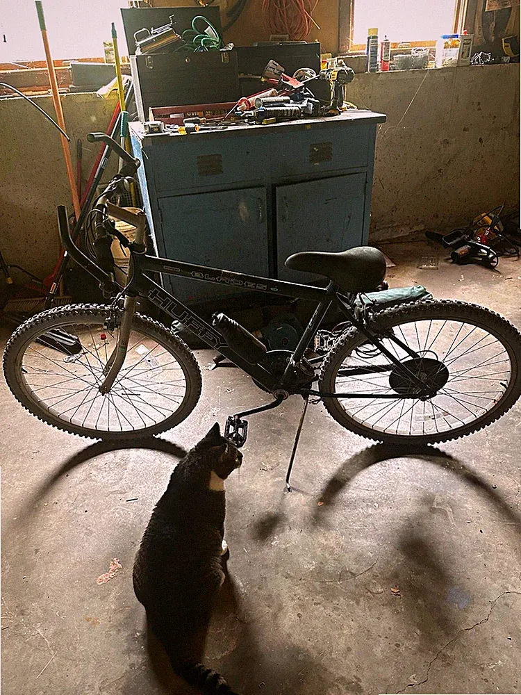 Huffy Blades 18 Speed Adult Mountain Bike